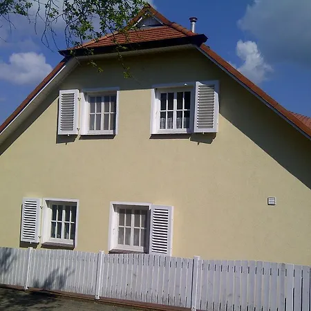 Boddenkiek Mit Wasserblick In * Seedorf (Rugen)