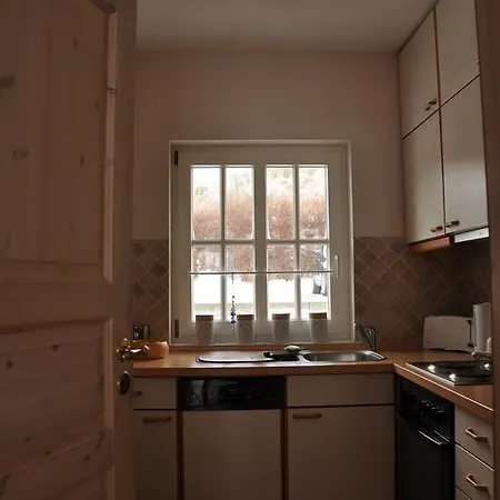 Boddenkiek Mit Wasserblick In *