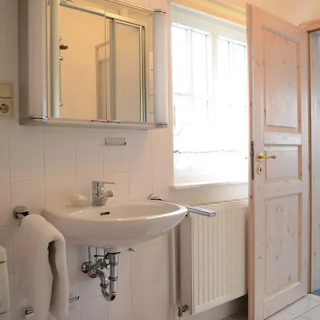 Boddenkiek Mit Wasserblick In *